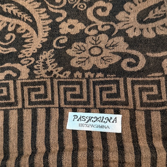 Pashmina Brown Paisley Scarf - Picture 2 of 3